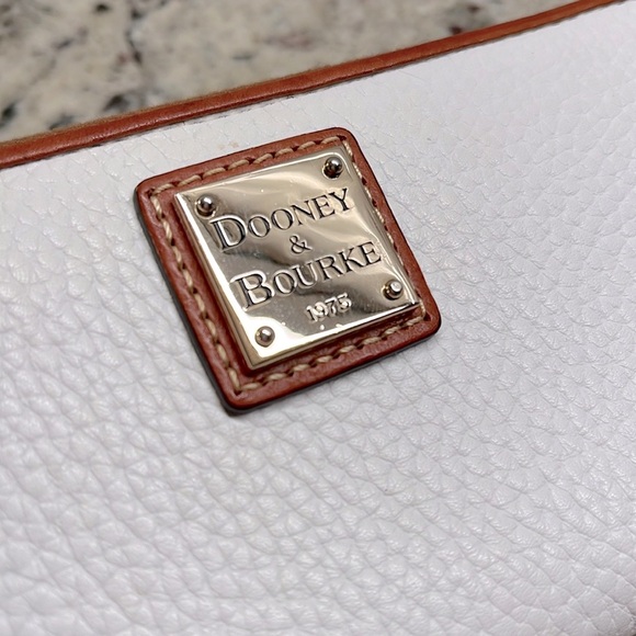 Dooney & Bourke Wallet NWOT - Picture 7 of 9